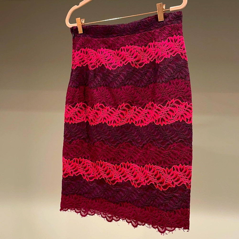 BR - Lace detail pencil skirt